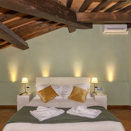 Martina Classic & Luxury Bed & Breakfast 4*